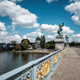 &copy; Erik_AJV - stock.adobe.com