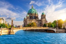 © Shutterstock/AlexAnton
